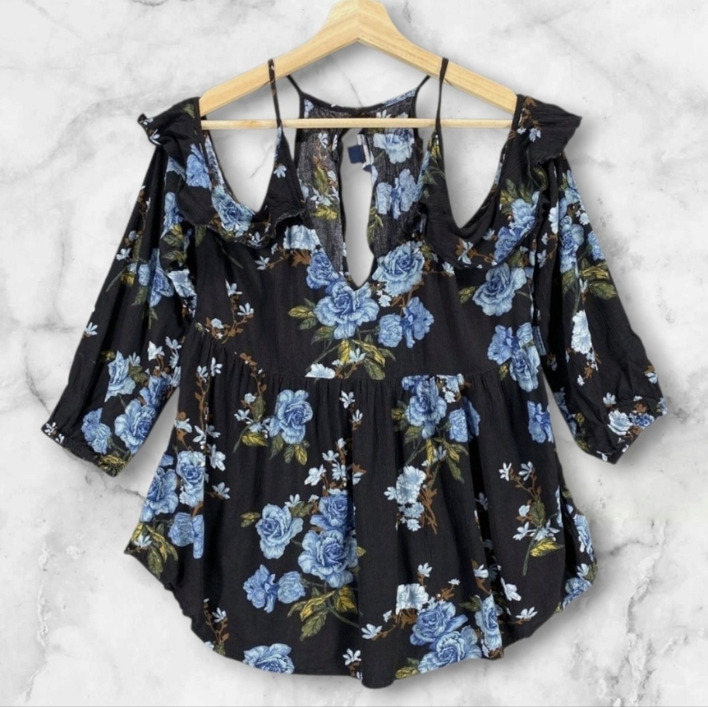 American Eagle Cold Shoulder Floral Top Medium